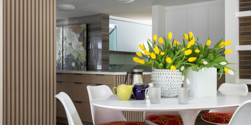 Utah dining room design featuring intentional details and a welcoming space for gathering.