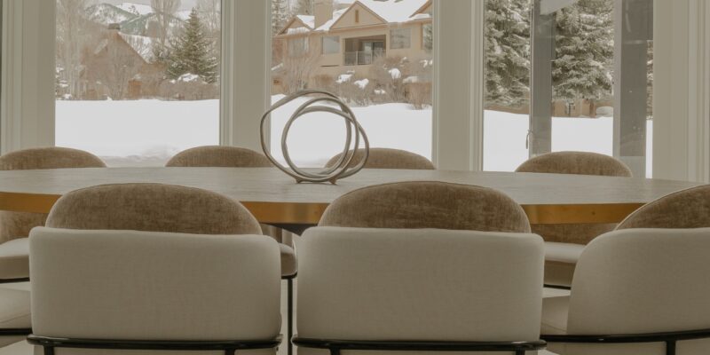 Utah dining room design featuring intentional details and a welcoming space for gathering.