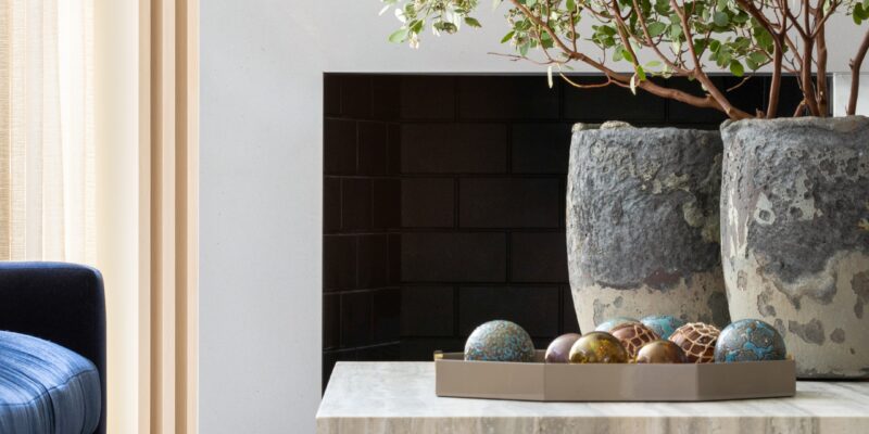 Utah modern organic living room design featuring inviting details, carefully selected materials, and a cohesive aesthetic.